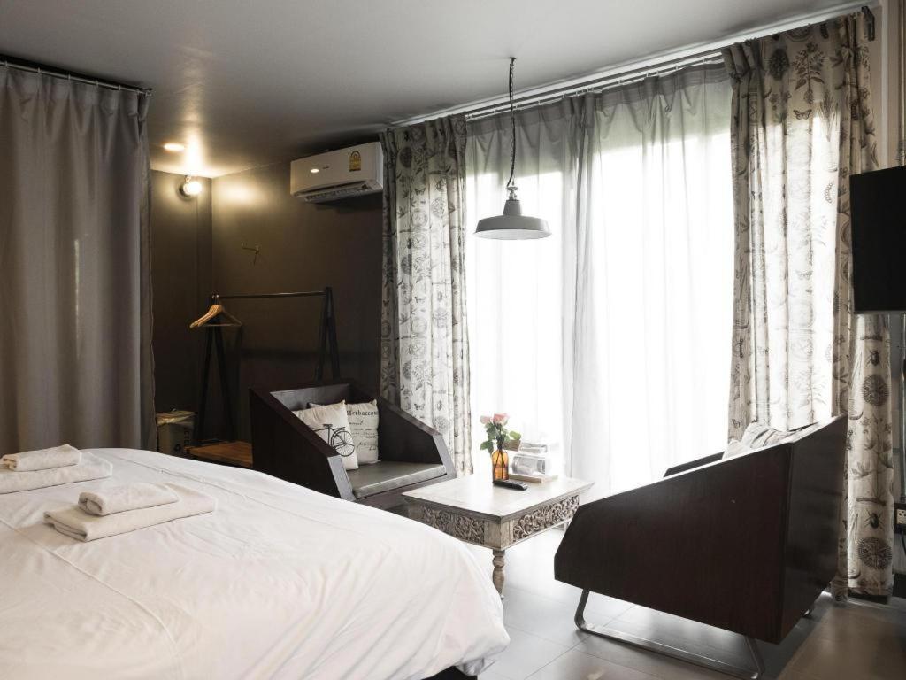 Pyur Otel Chiang Mai Bagian luar foto